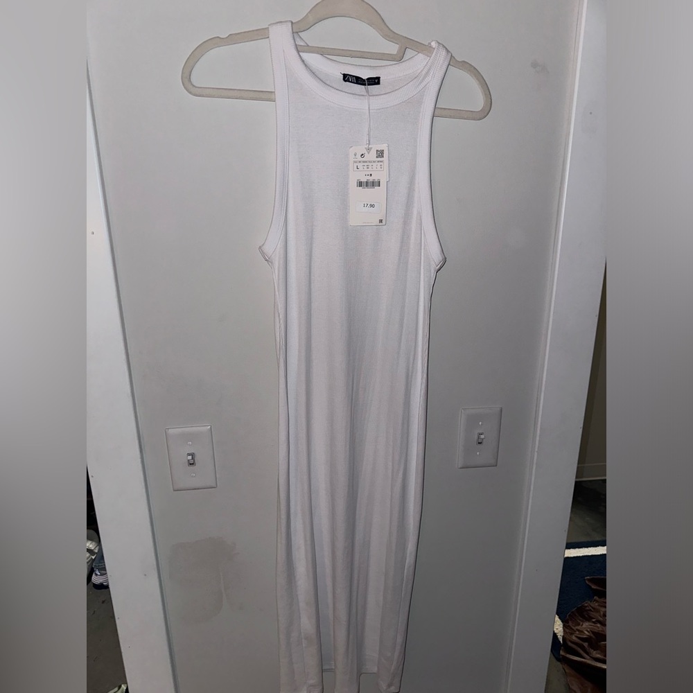 Zara body con dress. Never worn, tags still on